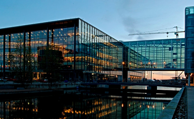 Turen går til DR - med rundvisning og besøg hos Clement